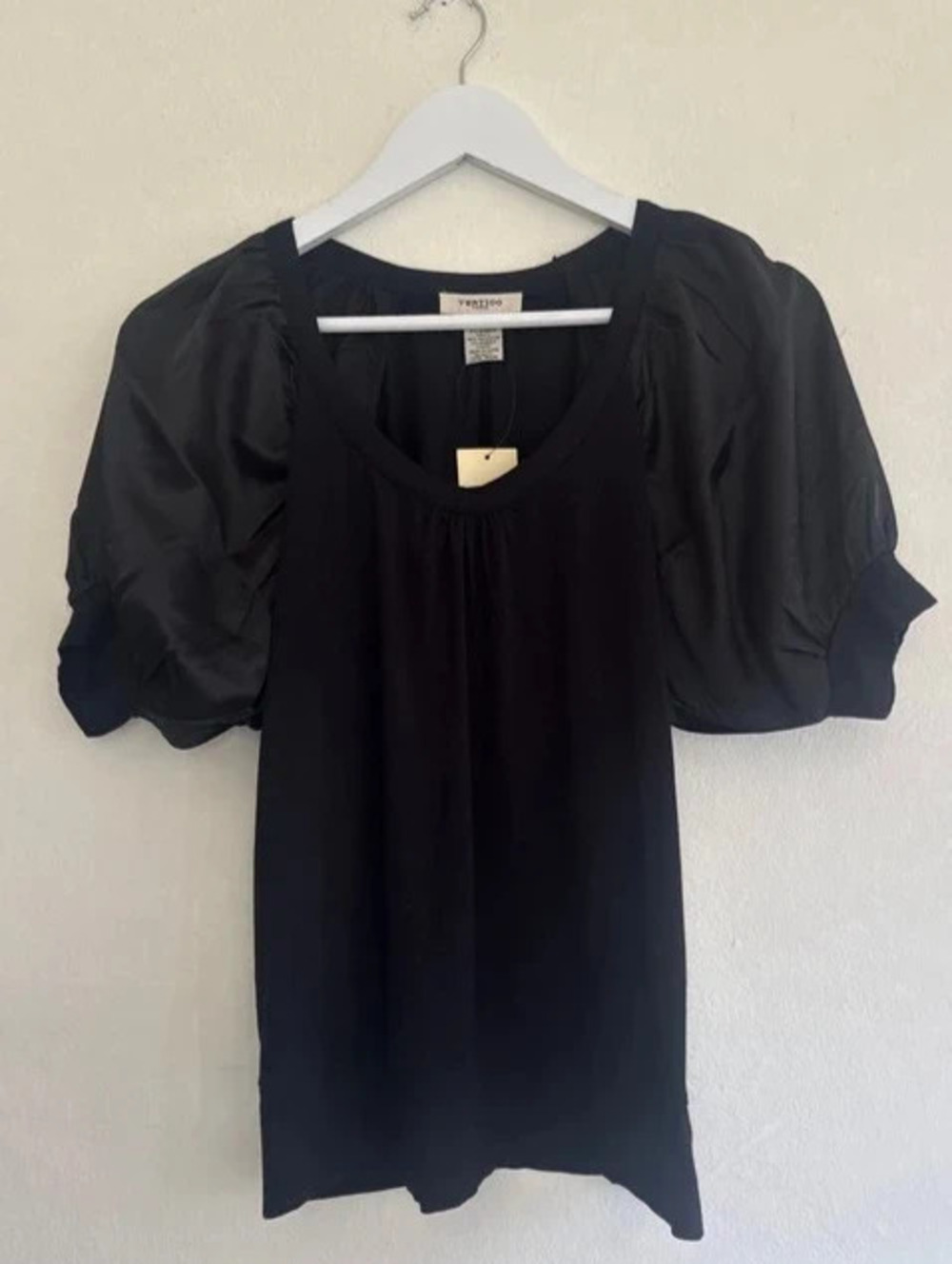 NWT Vertigo Paris Black Puff Sleeve Top